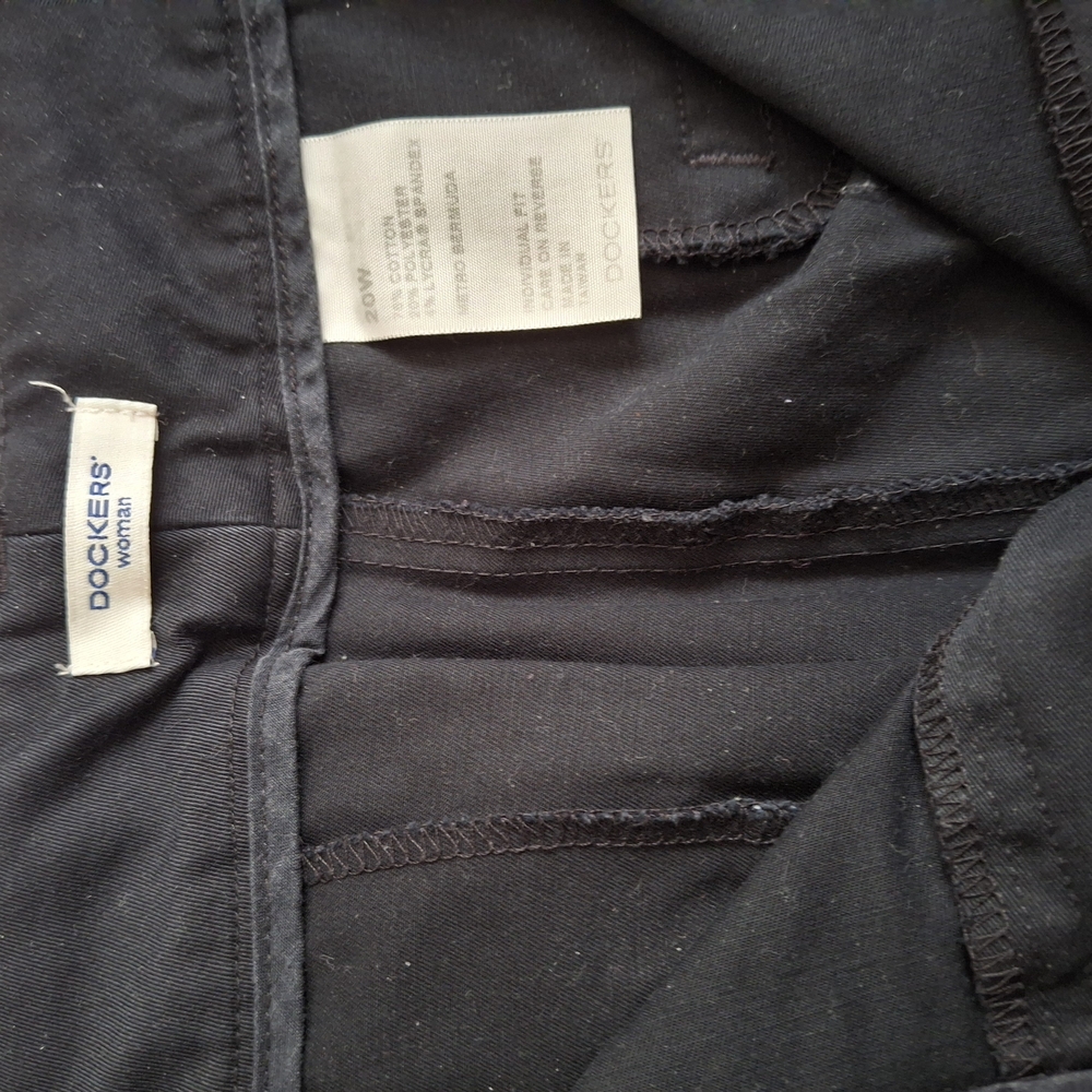 Dockers Women's Dark Shorts